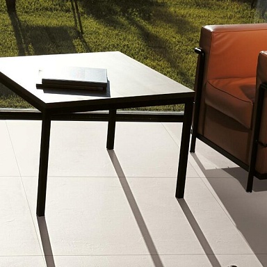 Black-White Kerlite