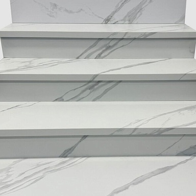 L Porcelain Step Staro