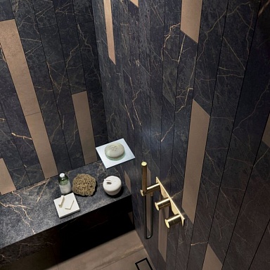 Epoque Ariana Ceramica